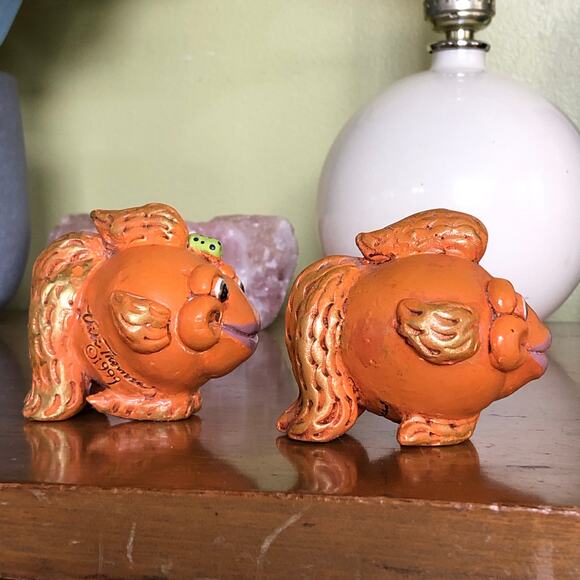 VTG Vicki Thomas Gourd Fish Set 2 Signed 1999 Figurine Quirky Whimsical Folk Art - Picture 4 of 14